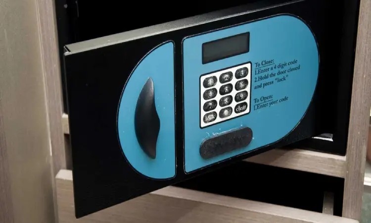 باز کردن قفل گاوصندوق هتل