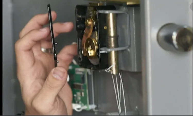 آموزش باز کردن قفل گاوصندوق